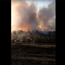 Под Оренбургом снова второй день тушат природный пожар