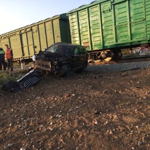 В Оренбургской области водитель не успел проскочить перед поездом