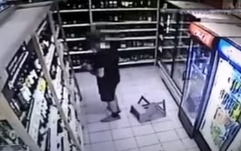 Пьяный орчанин вышел с продуктами из магазина, минуя кассу