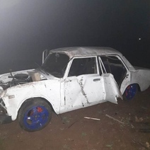 В Октябрьском районе 18-летний водитель на ВАЗ-2106 опрокинулся в кювет