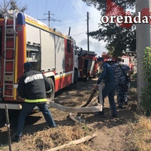 В Оренбурге вспыхнул серьезный пожар на улице Металлистов