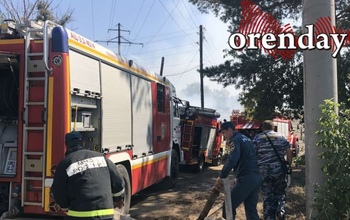 В Оренбурге вспыхнул серьезный пожар на улице Металлистов