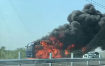 В Оренбурге на объездной сгорела фура