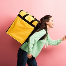 Среднерыночная зарплата курьера в Оренбурге - ниже всех в России