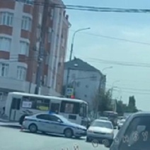 В центре Оренбурга в аварию попал автомобиль ДПС