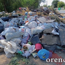 В Оренбурге на улице Амурской вновь образовалась стихийная свалка