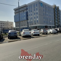 По улице Орской у областного перинатального центра снова бегут ручьи