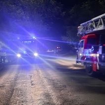 В Орске полицейские вывели из горящего многоквартирного дома восемь человек