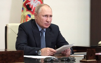 Люди в погонах по указу Путина получат по 15 тысяч рублей