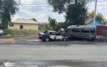Стали известны подробности ДТП в Оренбурге с горящими авто