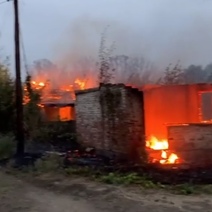 В Оренбурге утром загорелась сухая трава в СНТ «Буровик» за Уралом