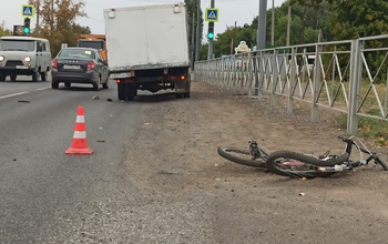 В Оренбурге водитель Газели насмерть сбил пешехода с велосипедом (18+)