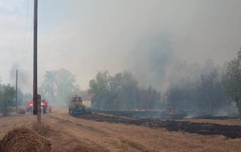 Пожарные 18 часов боролись с огнем в Тюльганском районе