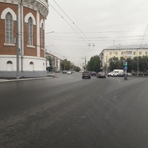 В центре Оренбурга женщина-водитель маршрутного ПАЗа сбила велосипедиста и уехала с места ДТП