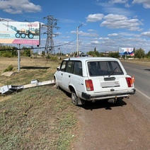 В Бузулуке водитель ВАЗа протаранил опору ЛЭП