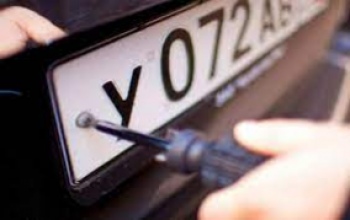В Александровке гаишникам попался водитель с фальшивыми госномерами