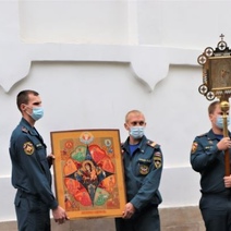 В Оренбурге сотрудники МЧС начали рабочий день с молебна