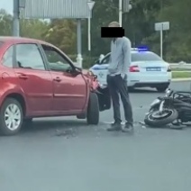 В Оренбурге в серьезном ДТП на проспекте Победы пострадал мотоциклист