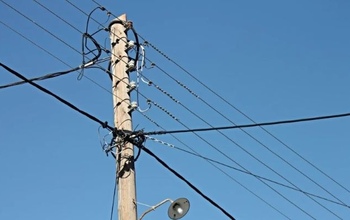 Родители погибшего во дворе от удара током ребенка отсудили компенсацию