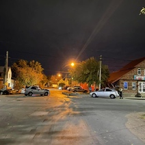 В Оренбурге отлетевший во время ДТП прицеп отбросило на женщину-пешехода