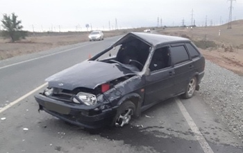 Под Новотроицком в ДТП серьезно пострадал водитель «ВАЗ-211440» 