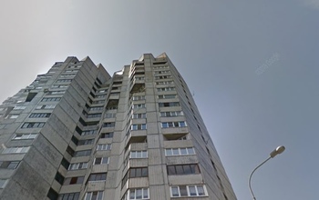 В Санкт-Петербурге с 21 этажа выпала 23-летняя уроженка Оренбургской области (18+)