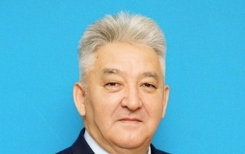 Замглавы Акбулакского района еще на месяц останется под домашним арестом