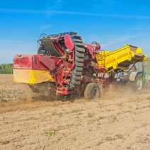 В Оренбуржье глава сельсовета продал комбайн и сообщил о том, что его украли