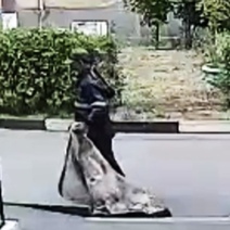 Дворник из Оренбурга вытащил 20 500 рублей из найденного паспорта