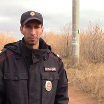 В Оренбурге вооруженный налётчик в маске напал на полицейского, гулявшего с беременной женой