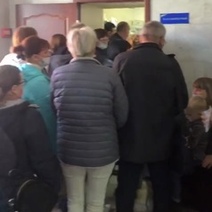 В Оренбурге огромные очереди в Центре занятости населения