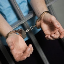 Житель Соль-Илецка из мести избил сотрудника колонии и подался в бега