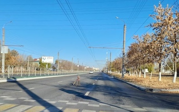 Открытые люки и ливневки продолжают подстерегать оренбуржцев на дороге