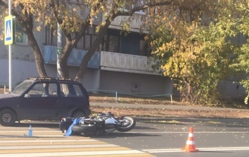В Оренбурге на улице Восточной мотоциклист въехал в Оку