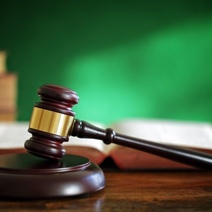 Управляющая компания выплатит оренбурженке почти 200 000 рублей из-за залива квартиры