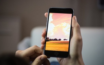 Продавец из Оренбурга похитила восемь «iPhone»