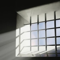 Колония из Новотроицка взыскала с ленивого заключенного более 100 000 рублей