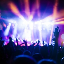 Организаторы перенесенного концерта Zivert в Оренбурге не хотят возвращать деньги за билеты