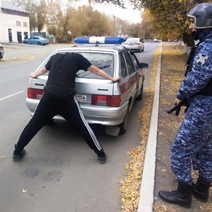 В Орске постоялец угрожал ножом администратору гостиницы