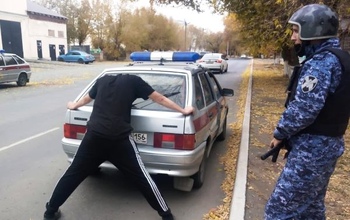 В Орске постоялец угрожал ножом администратору гостиницы