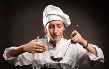 Повар из кафе Шарлыка оштрафован на 25 000 рублей за нарушение санитарных норм