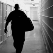 Сотрудник колонии из Оренбуржья осужден из-за помощи зэку в получении УДО за 50 тысяч рублей