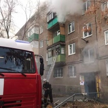 В Орске на пожаре в многоквартирном доме спасли 9 человек