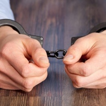 Экспедитора из Оренбуржья подозревают в растлении 5-летней дочери сожительницы (18+)