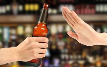 Жительница Оренбуржья предлагала полицейскому взятку из-за незаконной продажи алкоголя