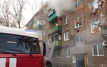 В Орске на пожаре в многоквартирном доме спасли 9 человек