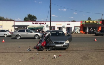 В Оренбуржье из-за не уступившей дорогу автоледи тяжелые травмы получил мотоциклист