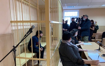 Воспринимал убийство как миссию: в Орске отправили в СИЗО мигранта, нанесшего сестре 28 ножевых (18+)