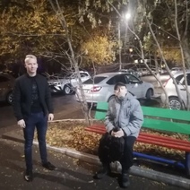 В Оренбурге на улице Чкалова волонтеры вечером искали дедушку