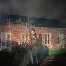 В Бугуруслане ночью сгорел двухвартирный жилой дом